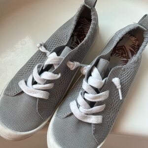 Roxy Gray Women's Sneakers